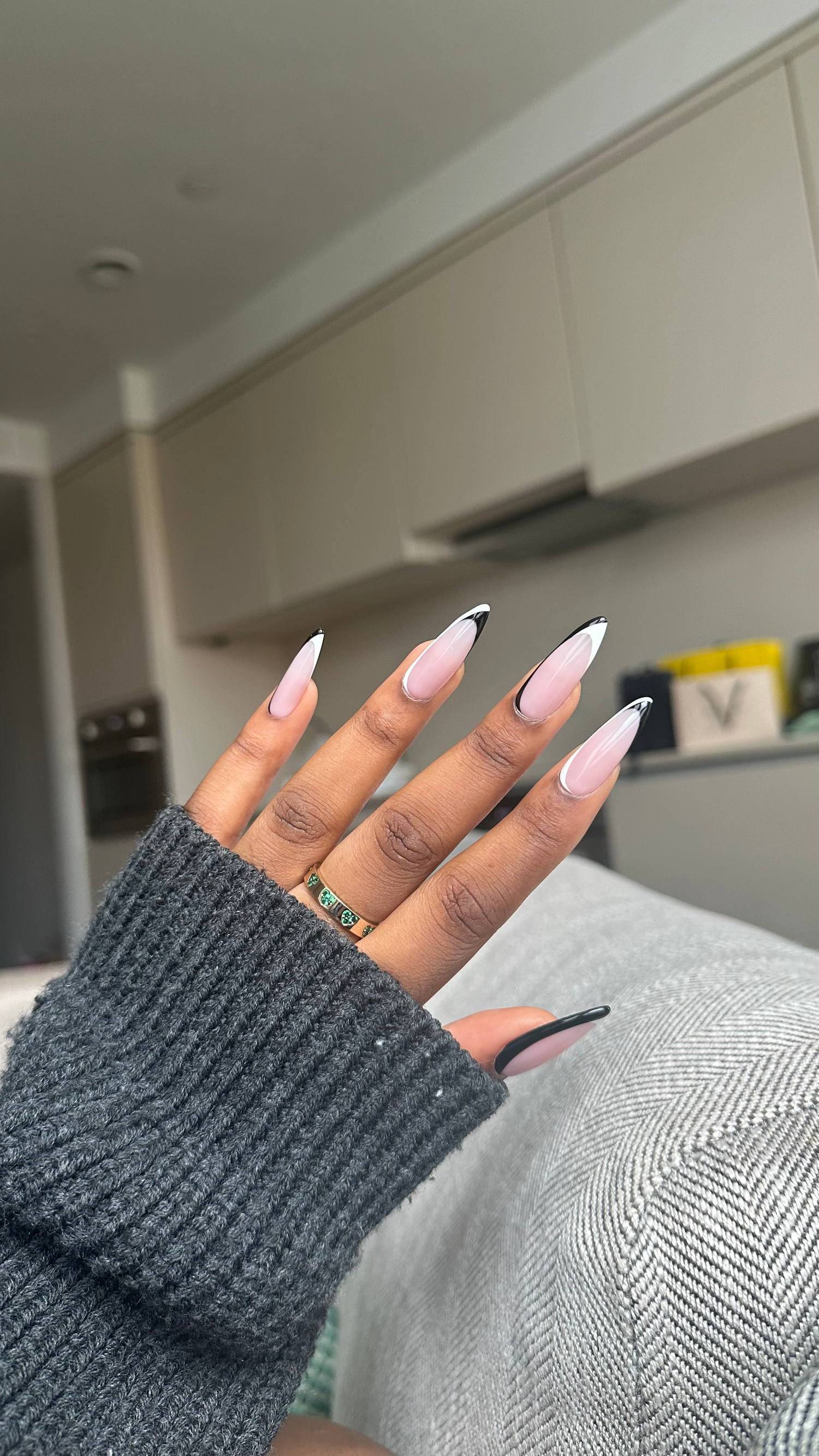 FRENCH TIPS
